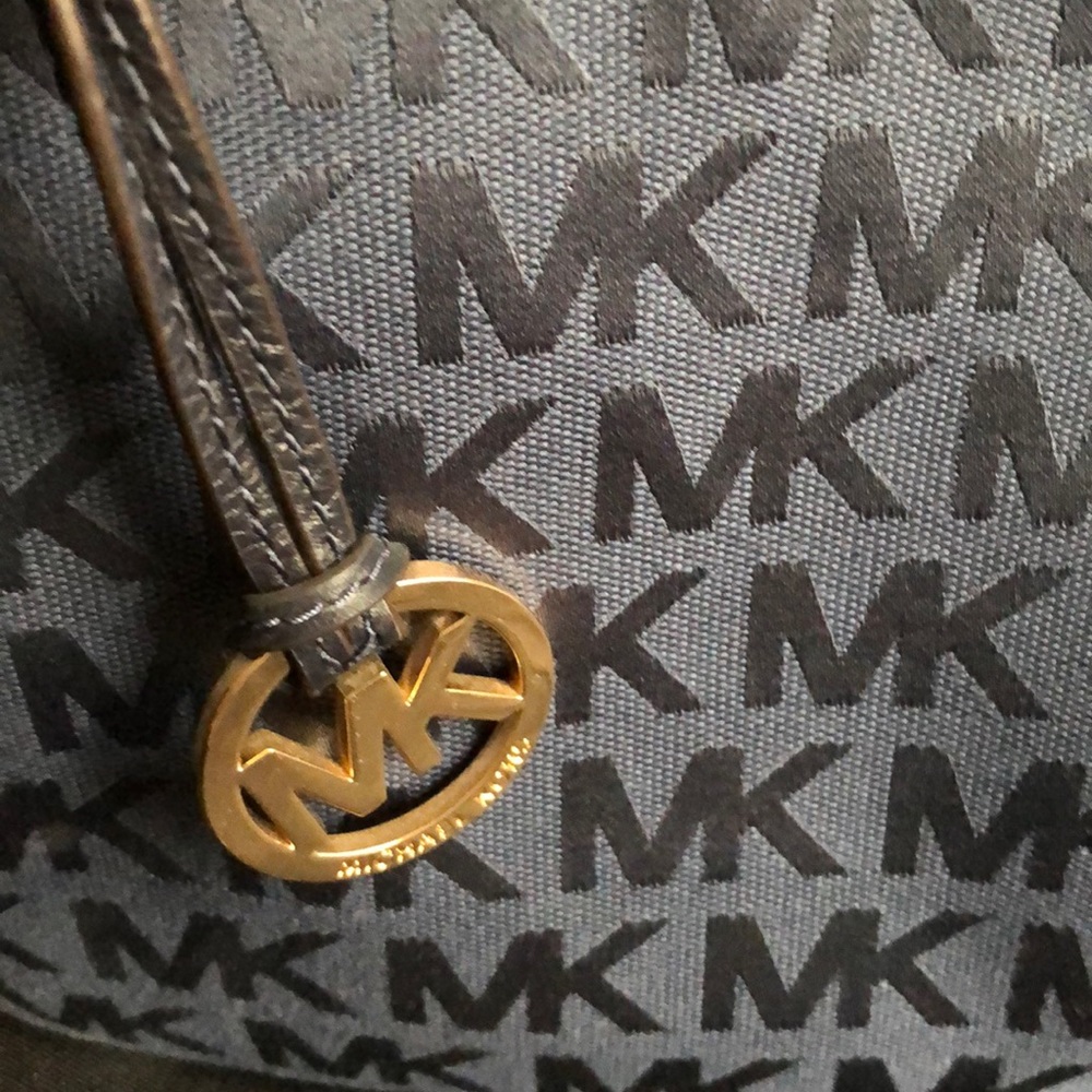 Michael Kors purse and wallet - Picture 3 of 8